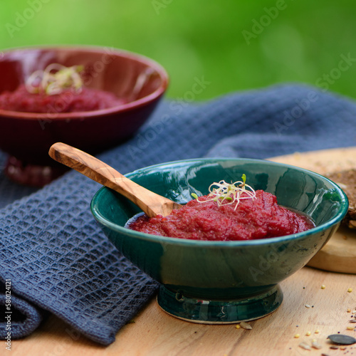 Tartinade de betterave, mise en scène culinaire