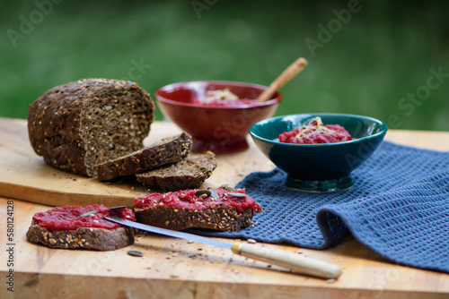 Tartinade de betterave, mise en scène culinaire
