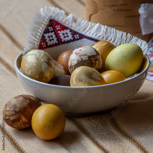 Oeufs décorés et teintés pour la Pâques orthodoxe