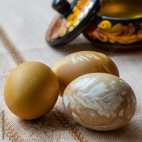 Oeufs décorés et teintés pour la Pâques orthodoxe