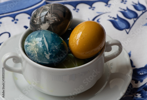 Oeufs décorés et teintés pour la Pâques orthodoxe