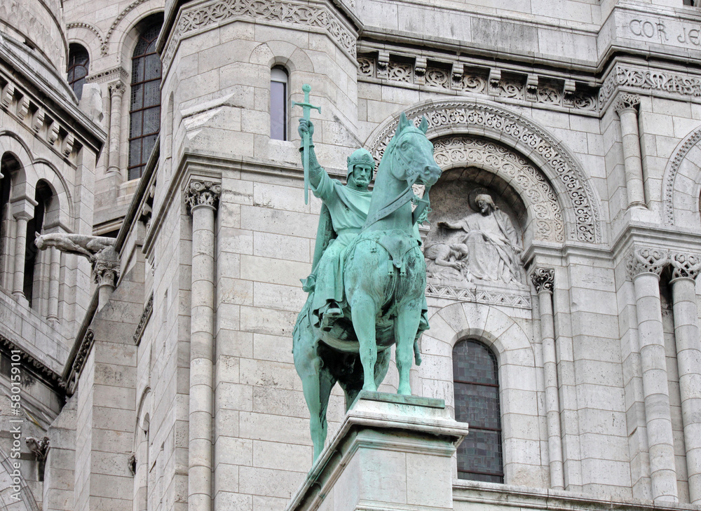 Statue of Saint Louis on The Basilica of the Sacred Heart of Paris, Sacred Heart of Montmartre