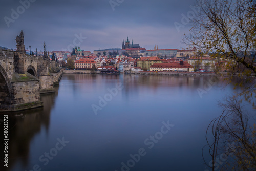 Obraz na płótnie Panoramic view over the cityscape of Prague at dramatic sunset, Czech Republic w salonie