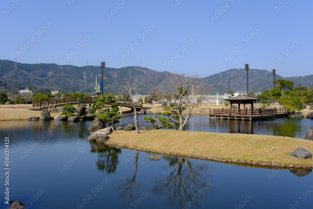 福井県敦賀市総合運動公園の池