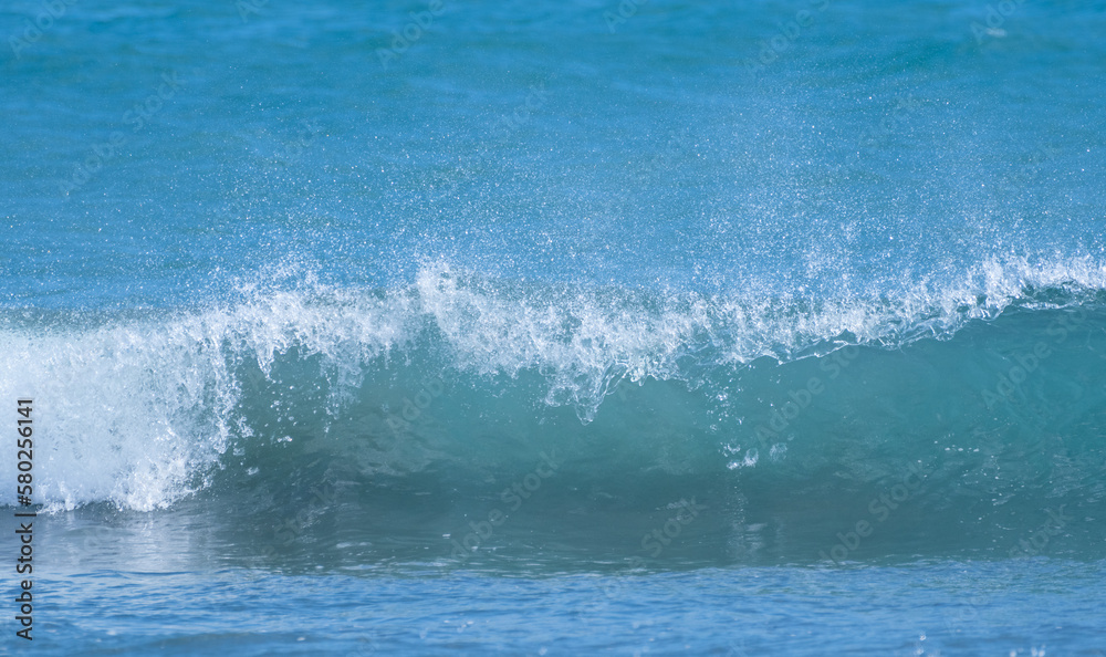 Fototapeta premium 打ち寄せる波