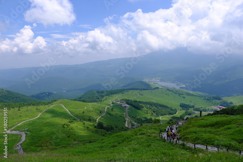 車山高原と白樺湖の風景