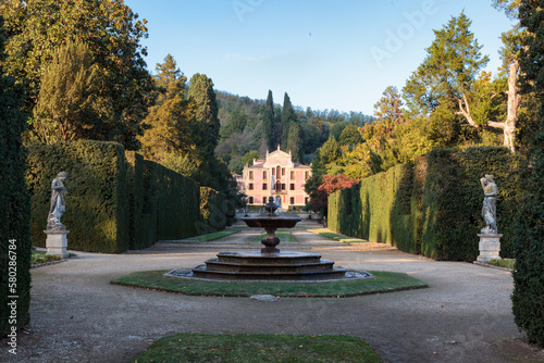 Valsanzibio, Galzignano Terme, Padova. Viale centrale con fontana e facciata del Giardino di Villa Barbarigo