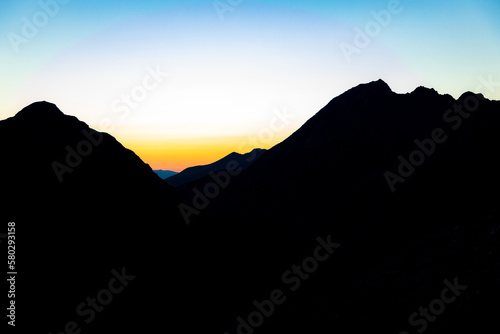 sunset over the mountains © Quentin