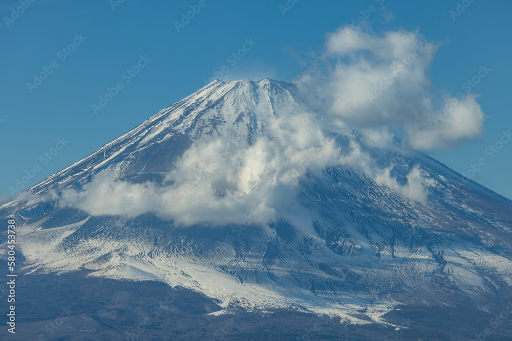 日本　神奈川県足柄下郡箱根町にある箱根ロープウェイの大涌谷駅から見える富士山