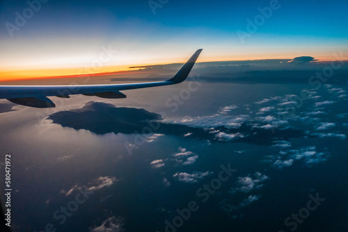 Konstfotografi up in the air flying from LAX california