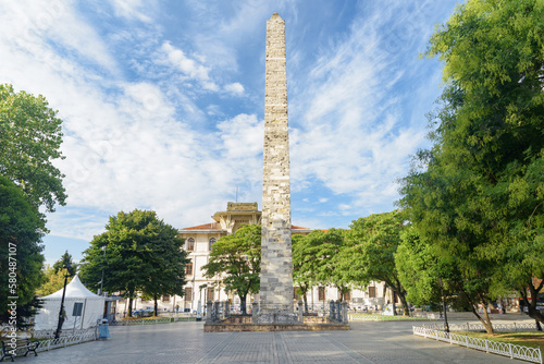 Fotografia The Walled Obelisk (Constantine's Obelisk) in Istanbul, Turkey