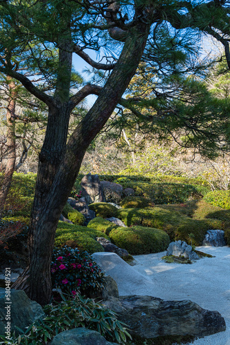 日本 神奈川県鎌倉市のあじさい寺で知られている明月院の枯山水庭園