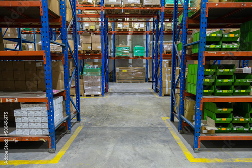 Wallpaper Mural Store clerks inspect products, warehouses, industrial and logistics supply chains.
 Torontodigital.ca