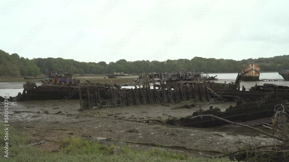 The Kerhervy boat graveyard in Lanester, Cimetière de bateaux, Finistère Brittany, épave bateau The Kerhervy boat graveyard in Lanester, Cimetière de bateaux, Finistère Brittany, épave bateau