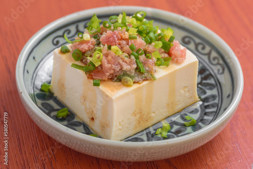 ネギトロ冷や奴