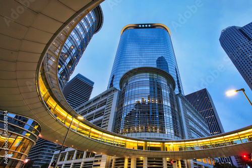Foto Houston, USA - November 27, 2021: Modern architecture glass Enron Chevron buildi
