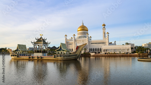 Εκτύπωση καμβά iconic building in Bandar Seri Begawan Brunei,Sultan Omar Ali Saifuddin Mosque w