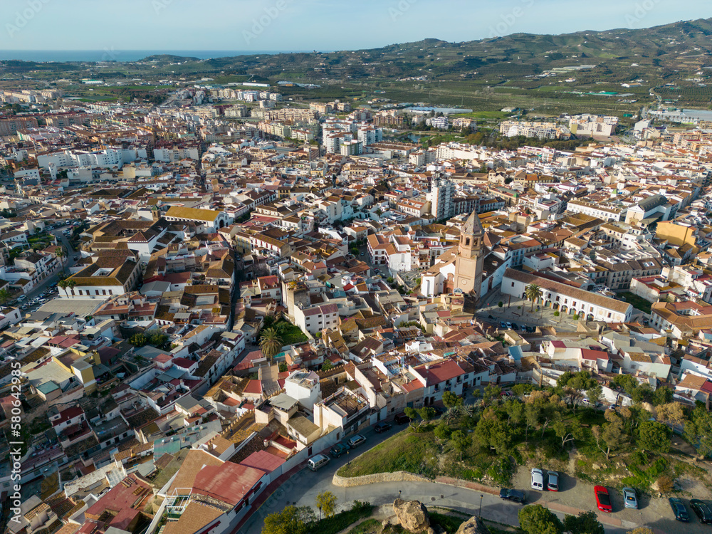 vista aérea del municipio de Vélez-Málaga en la comarca de la Axarquía de Málaga, España	