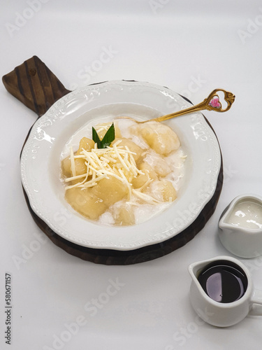 Singkong Thailand, is dessert from Thailand made of boiled cassava, sugar and coconut milik. Fit for Ramadan