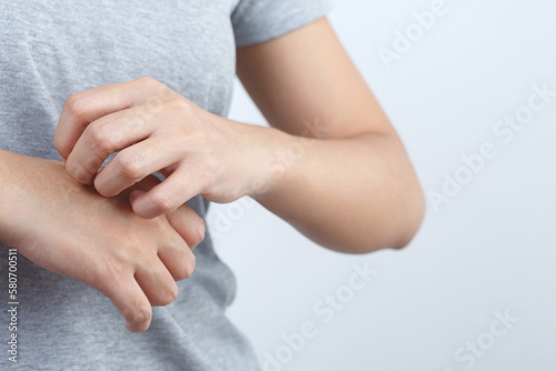 Health problems, woman has itchy hands