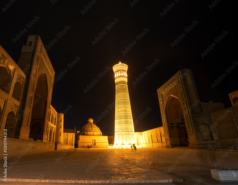 Obraz premium Kalyan complex against the background of the night sky
