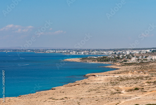 Strand und Meer bei Ayia Napa auf Zypern © Lapping Pictures