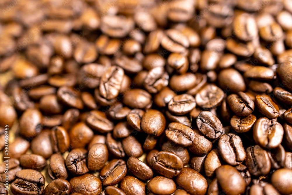 敷き詰めた自家焙煎のコーヒー豆 敷き詰めた自家焙煎のコーヒー豆
