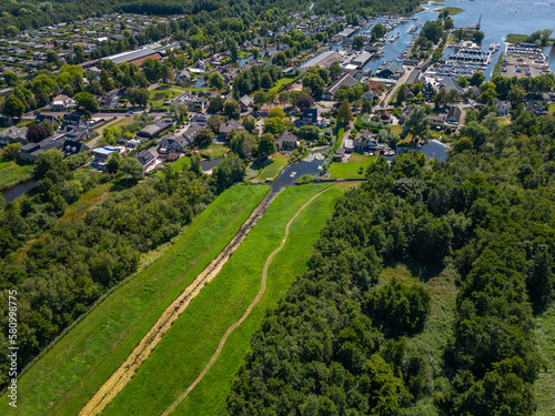 Blick auf den Ortsteil Oud Lossdrecht bei Loosdrecht. Provinz Nordholland in den Niederlanden photo