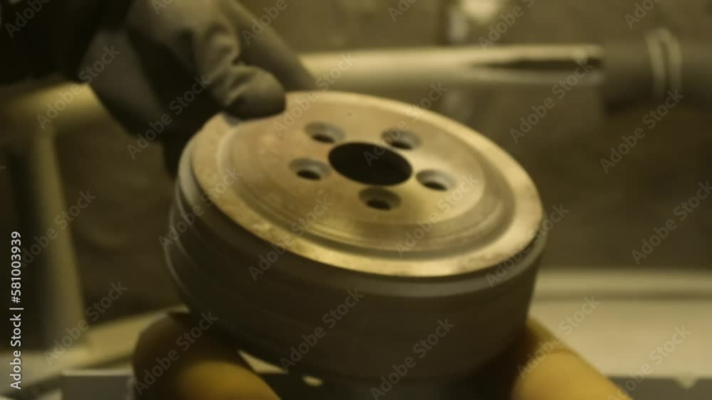 Sandblasting metal processing, to remove rust and scale, remove the