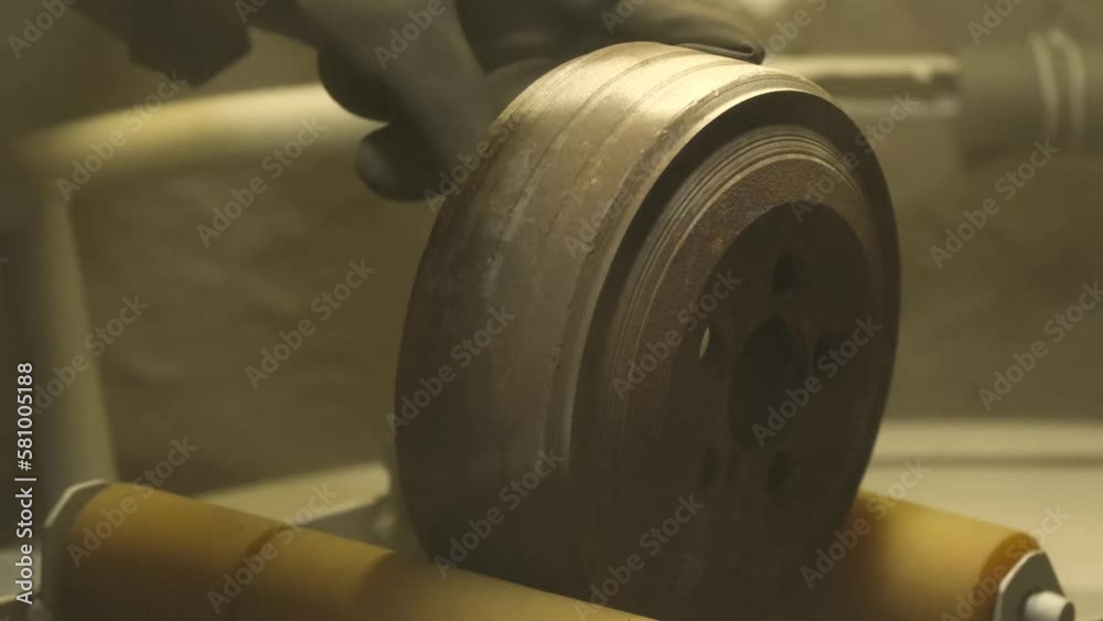 Sandblasting metal processing, to remove rust and scale, remove the