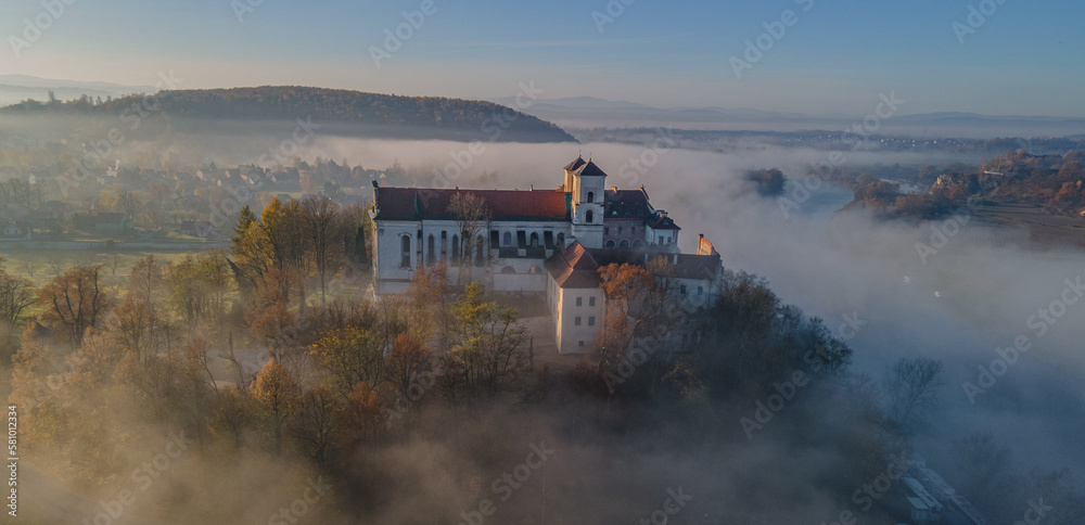 Klasztor Benedyktynów w Tyńcu koło Krakowa - obrazy, fototapety, plakaty 