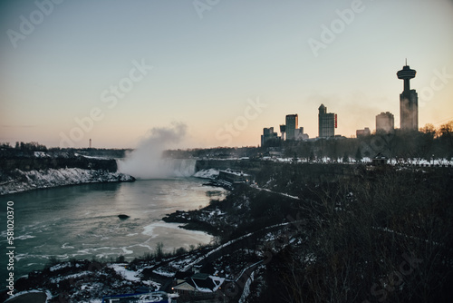 Foto del atardecer en Niagara Falls, Canadá. © Raquel