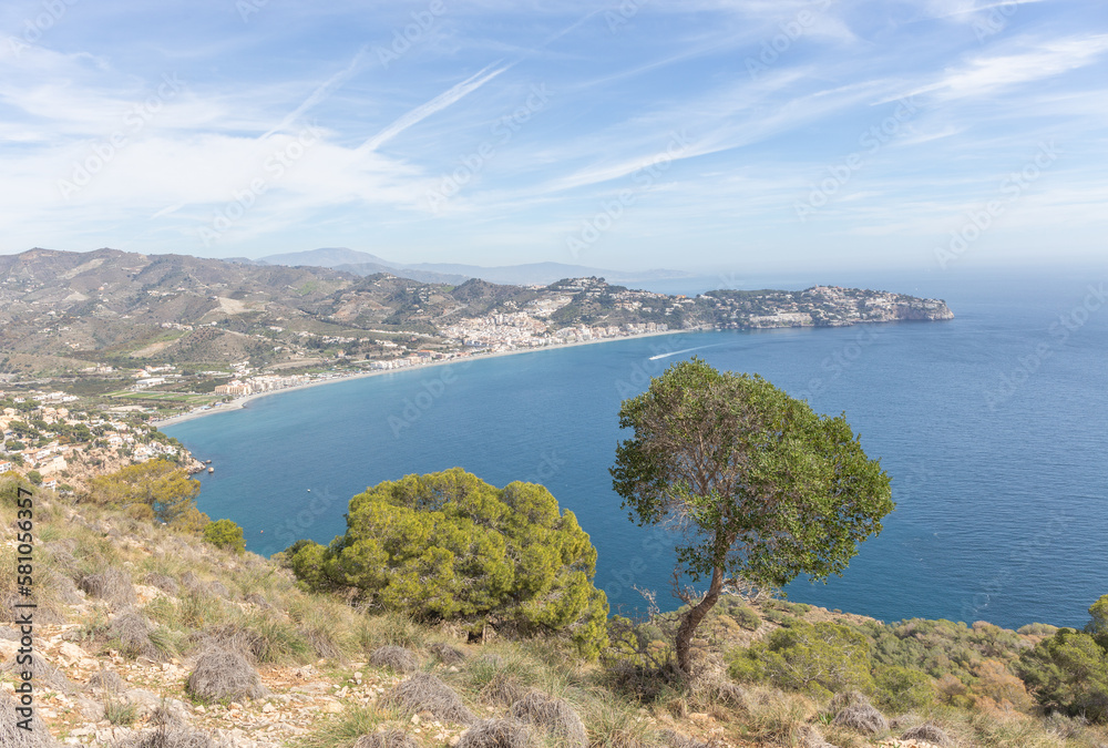 Blick auf La Herradura, Andalusien, Spanien
