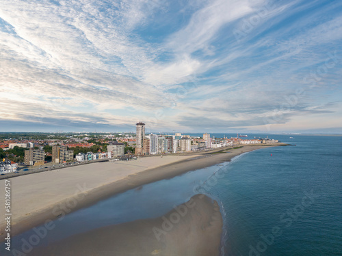 Luftaufnahme mit Strand und Stadtbild. Vlissingen in der Provinz Zeeland in den Niederlanden photo