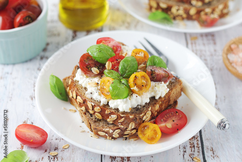 Sandwiches with cherry tomatoes and cottage cheese