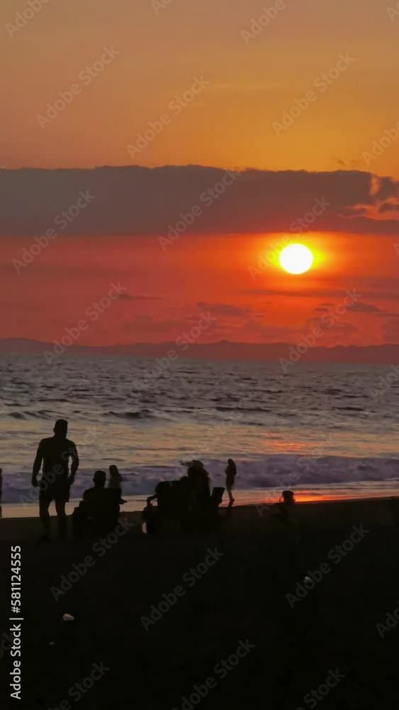 Puesta de sol en el verano Puesta de sol en el verano