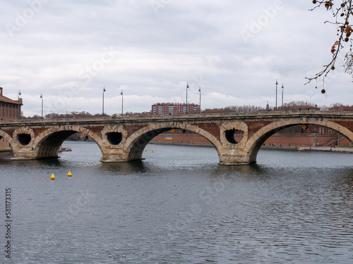 Pont-Neuf de Toulouse une journée d'hiver