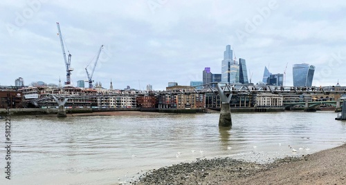 A view of the River Thames in London © Simon Edge