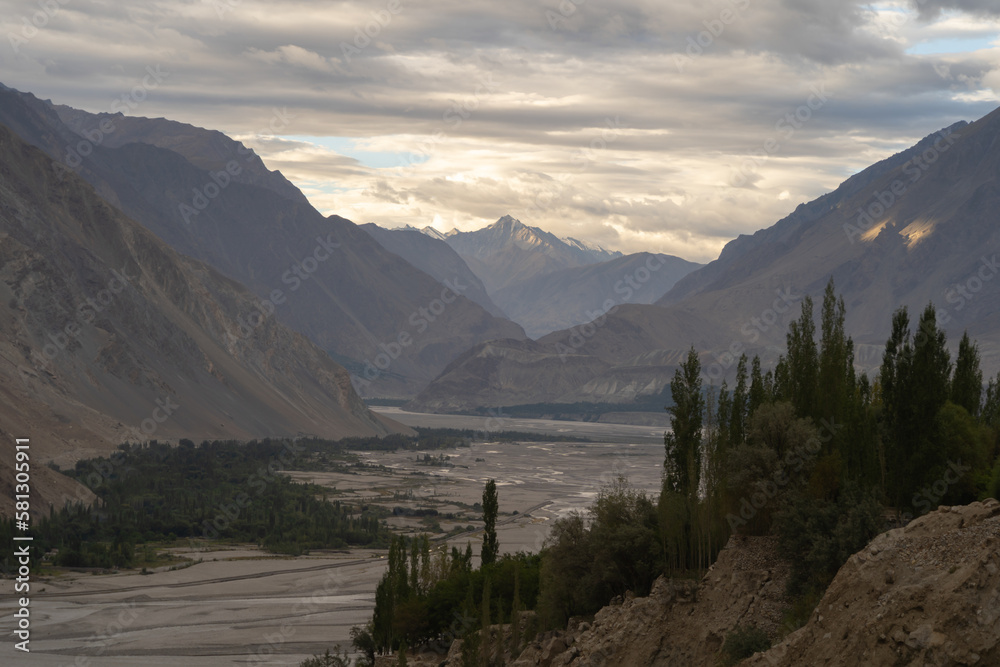 Obraz premium Karakoram high mountain hills. Nature landscape background, Skardu-Gilgit, Pakistan. Travel on holiday vacation.