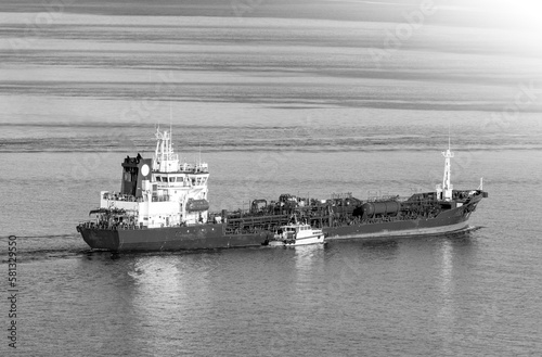 Cuadro en lienzo mother ship of the blue sea in soft sunlight