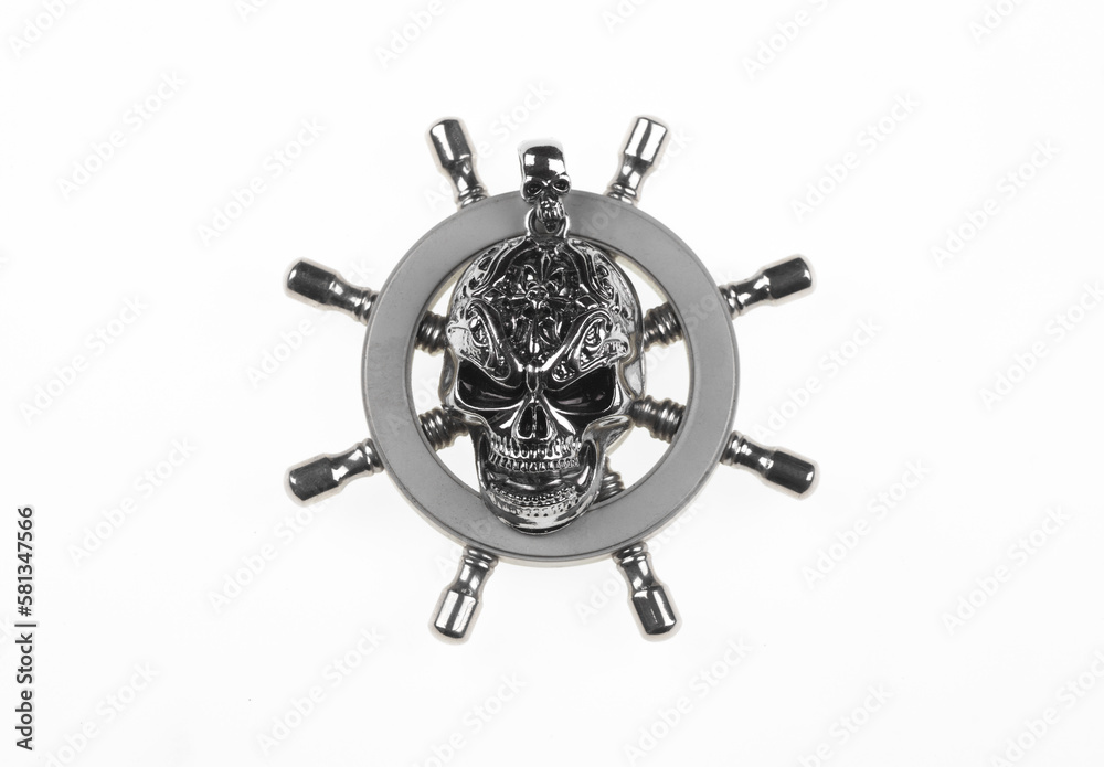Obraz premium nautical steering wheel with skull
