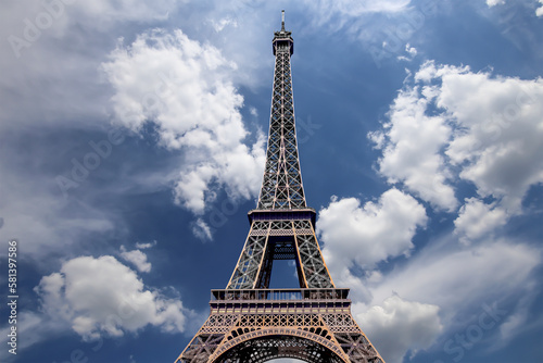 Eiffel Tower against the background of a beautiful sky with clouds. Paris, France © Владимир Журавлёв