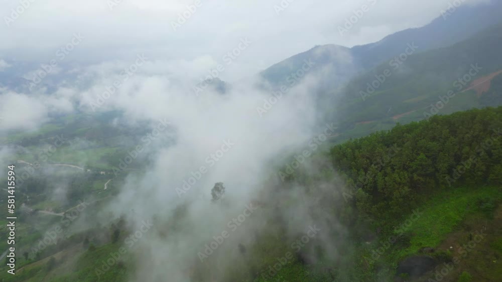 Diving into the clouds in a high altitude mountain area in Dan Nang Veitnam4K Video Diving into the clouds in a high altitude mountain area in Dan Nang Veitnam4K Video