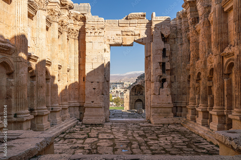 Obraz premium Temple of Bacchus, Baalbek, Lebanon 