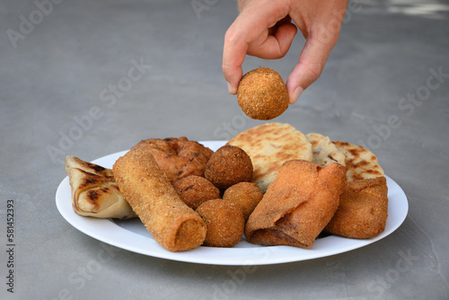 Bild auf Leinwand Authentic Sri Lankan different street food, short eats