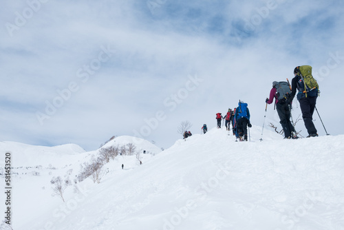 冬山登山の風景