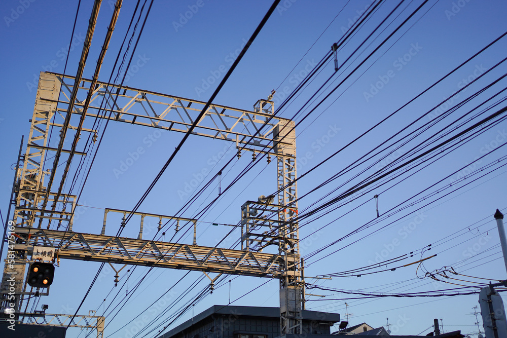 Railway overhead line for the pantograph purpose