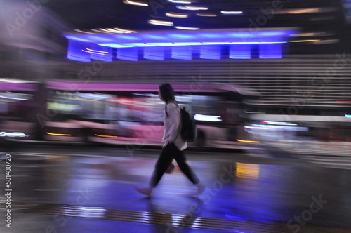 Pessoa andando na avenida paulista photo