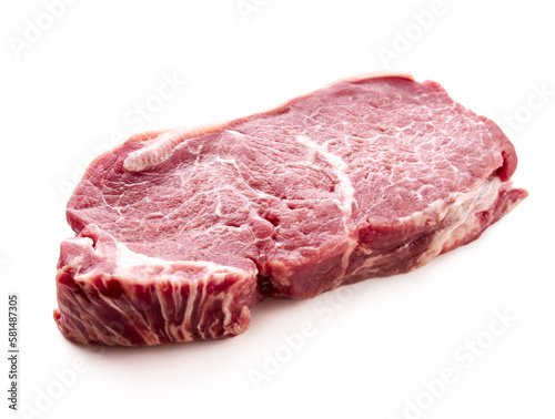 Surowy stek wołowy, czerwone mięso na białym tle