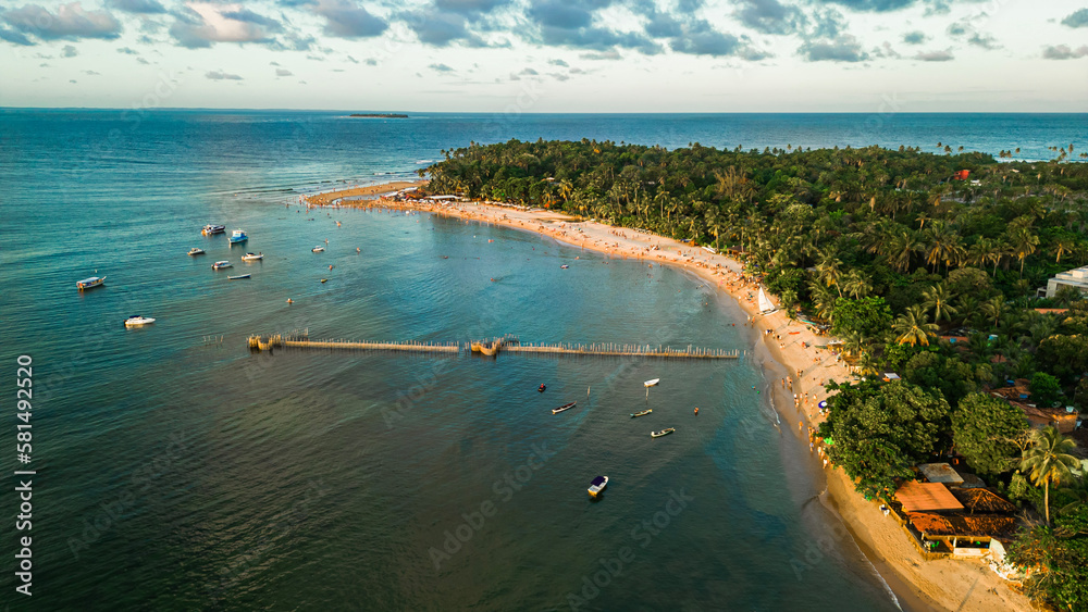 Obraz premium Paraíso Tropical Praia Península Marau Barra Grande Vilarejo Ponta Muta Bahia Natureza Paisagem Verão Cênico Brasileiro Brasil Palmeiras Coqueiros Barcos Esportes Canoa Veleiro Altinha Drone Turismo